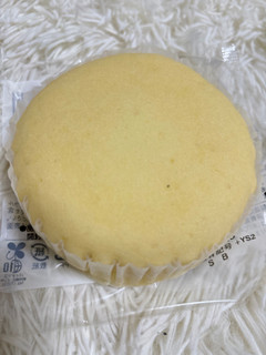 「ローソン しっとりチーズ蒸しケーキ」のクチコミ画像 by ぷらりねさん