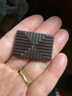 「明治 ザ・チョコレート ドミニカ共和国カカオ70％ 箱42g」のクチコミ画像 by gologoloさん