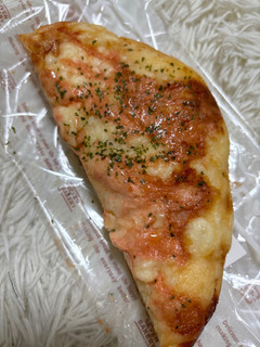 「セブン-イレブン 明太ポテトのピザパン」のクチコミ画像 by ぷらりねさん