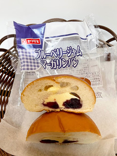 「ヤマザキ ブルーベリージャムマーガリンパン 袋1個」のクチコミ画像 by ビールが一番さん