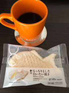 「ローソン Uchi Cafe’ もっちりとした白いたい焼き カスタード」のクチコミ画像 by パン大好きさん