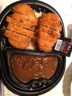 「ローソン まちかど厨房 新宿中村屋監修 カツカレー」のクチコミ画像 by パン大好きさん