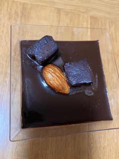「セブン-イレブン リッチチョコレートケーキ」のクチコミ画像 by まみぃーさん