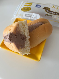 「Pasco たっぷりホイップロール チョコ 袋1個」のクチコミ画像 by chan-manaさん
