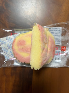 「カルディ 極チーズ蒸しパンさくら 袋1個」のクチコミ画像 by ピンクのぷーさんさん
