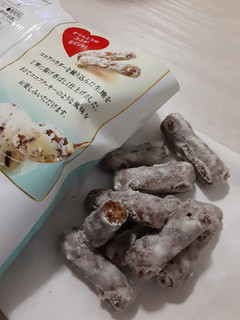 「三幸製菓 雪の宿 ミルクかりんとうクッキー＆クリーム 64g」のクチコミ画像 by もこもこもっちさん