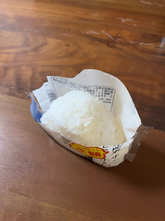 「ローソン 秋田県産米サキホコレ使用 塩にぎり」のクチコミ画像 by ピンクのぷーさんさん
