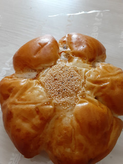 「京田のパン サクラあんぱん 袋1個」のクチコミ画像 by もこもこもっちさん