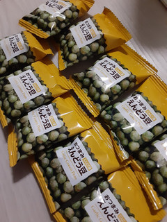 「神戸物産 おつまみえんどう豆にんにく味 100g」のクチコミ画像 by もこもこもっちさん