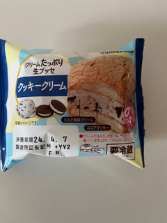 「ヤマザキ クリームたっぷり生ブッセ クッキークリーム」のクチコミ画像 by chan-manaさん