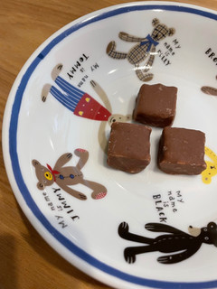 「有楽製菓 ブラックサンダーひとくちサイズ ナッツ＆ショコラ 袋42g」のクチコミ画像 by milkypokoさん