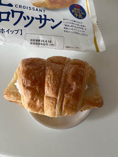 「ヤマザキ 生クロワッサン 牛乳ホイップ 袋1個」のクチコミ画像 by chan-manaさん
