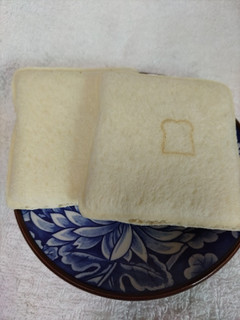 「ヤマザキ ランチパック けし餅風味と抹茶ホイップ 袋2個」のクチコミ画像 by くくみやさん