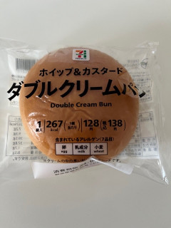 「セブンプレミアム ホイップ＆カスタード ダブルクリームパン 袋1個」のクチコミ画像 by chan-manaさん