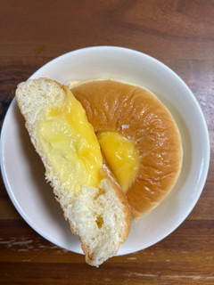 「ヤマザキ とろけるたっぷりカスタードクリームパン 1個」のクチコミ画像 by ピンクのぷーさんさん