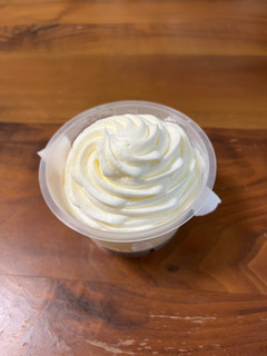 「セブン-イレブン 白バラ牛乳使用 ホイップクリームのミルクプリンケーキ」のクチコミ画像 by ピンクのぷーさんさん
