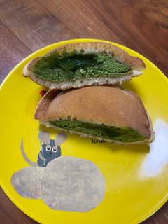 「ローソン Uchi Cafe’ × 森半 濃いお抹茶どらもっち」のクチコミ画像 by ピンクのぷーさんさん