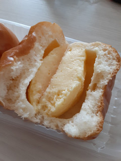 「ヤマザキ 薄皮 チーズカスタード クリームパン 袋4個」のクチコミ画像 by もこもこもっちさん