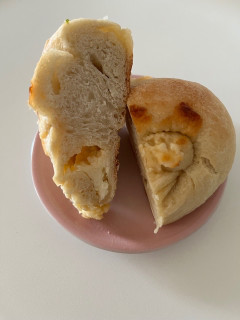 「maru bagel 3種のチーズ（メープル） 一個」のクチコミ画像 by chan-manaさん