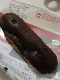 「北海道コクボ 大地の歓 しふくのエクレア いちごチョコ」のクチコミ画像 by もこもこもっちさん