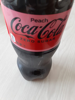 「コカ・コーラ コカ・コーラ ゼロ ピーチ ペット350ml」のクチコミ画像 by もこもこもっちさん