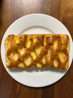 「ファミリーマート ファミマルBakery ソフトなチーズクリームパン」のクチコミ画像 by ピンクのぷーさんさん