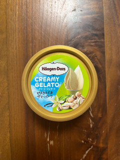 「ハーゲンダッツ ミニカップ CREAMY GELATO ピスタチオ＆サマーバニラ カップ110ml」のクチコミ画像 by ピンクのぷーさんさん