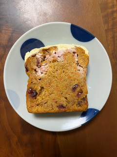「午後の喫茶マイニチ ルバーブクリーム入りキャロットケーキ」のクチコミ画像 by ピンクのぷーさんさん