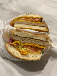 「フレッシュネスバーガー クラシックタコスチーズバーガー 3種の国産彩り野菜」のクチコミ画像 by アマイノニガテさん