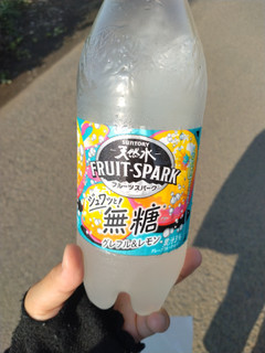 「サントリー サントリー天然水 FRUIT‐SPARK グレフル＆レモン ペット500ml」のクチコミ画像 by ぴのこっここさん