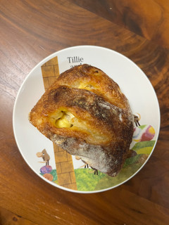「ウツボベーカリーパネーナ 瀬戸内レモンのクリームチーズのロデヴ 1個」のクチコミ画像 by ピンクのぷーさんさん
