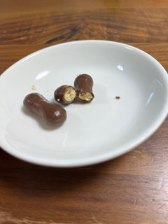 「明治 チョコつけまちがえちゃった！？ きのこの山塩チョコ味」のクチコミ画像 by ピンクのぷーさんさん