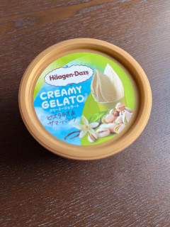 「ハーゲンダッツ ミニカップ CREAMY GELATO ピスタチオ＆サマーバニラ カップ110ml」のクチコミ画像 by chan-manaさん