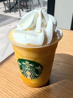 「スターバックス マンゴー トロピカル クリーム フラペチーノ」のクチコミ画像 by はるなつひさん