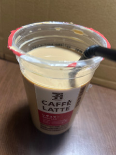 「セブン＆アイ セブンプレミアム カフェラテ レギュラー カップ300ml」のクチコミ画像 by クィールさん