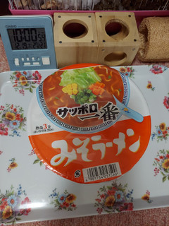 「サンヨー食品 サッポロ一番 みそラーメン どんぶり カップ75g」のクチコミ画像 by ハムちゃんハムジさん