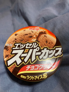 「明治 エッセル スーパーカップ チョコクッキー カップ200ml」のクチコミ画像 by もぐもぐもぐ太郎さん