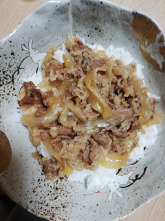 「トロナ すき家 牛カルビ丼の具 70g×2」のクチコミ画像 by にくまるさん