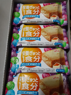 「江崎グリコ バランスオン miniケーキ チーズケーキ 袋23g」のクチコミ画像 by もこもこもっちさん