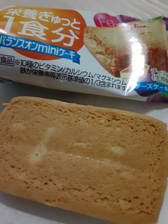 「江崎グリコ バランスオン miniケーキ チーズケーキ 袋23g」のクチコミ画像 by もこもこもっちさん