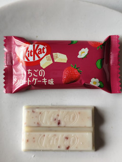 高評価】「いちご🍓のショートケーキ味のキットカット - ネスレ
