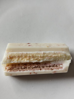 「ネスレ キットカット いちごのショートケーキ味 10枚」のクチコミ画像 by レビュアーさん