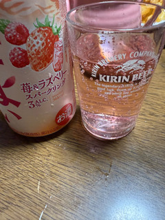 「KIRIN 華よい 苺＆ラズベリースパークリング 缶350ml」のクチコミ画像 by ももかあさんさん