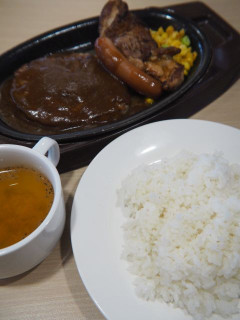 「ガスト 鉄板ハンバーグミックスグリル」のクチコミ画像 by taktak99さん