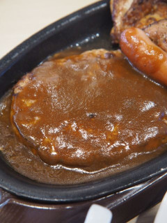 「ガスト 鉄板ハンバーグミックスグリル」のクチコミ画像 by taktak99さん