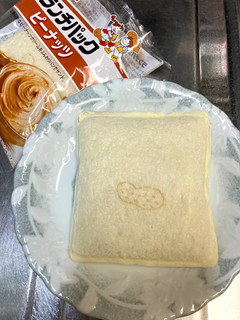 「ヤマザキ ランチパック ピーナッツ 袋2個」のクチコミ画像 by mika.さん