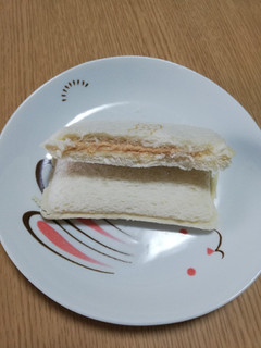 「ヤマザキ ランチパック ピーナッツ 袋2個」のクチコミ画像 by にくまるさん