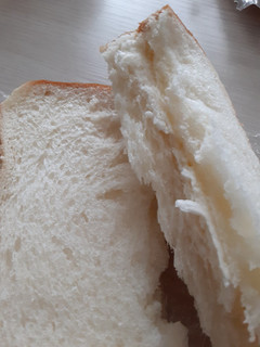 「日糧 絹艶 やわらかサンド たっぷり北海道練乳 クリーム 袋1個」のクチコミ画像 by もこもこもっちさん