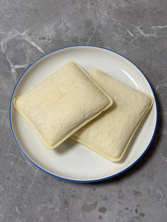 「ヤマザキ ランチパック 贅沢いちごのランチパック やみつきザクザク食感」のクチコミ画像 by kopiさん