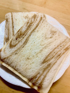 「ヤマザキ ランチパック 濃厚ショコラ ゴディバ監修」のクチコミ画像 by ハッピーきのこさん